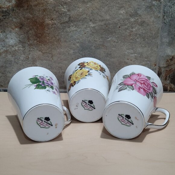 Royal Windsor Fine Bone China Floral Mugs Gold Trim Set of 3 - Picture 6 of 10